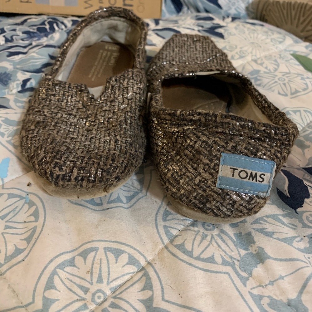 Toms shoes